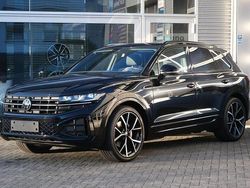 Grenadillschwarz meta... Gebraucht 2024 VW Touareg Style SUV | 81.900 € (Teuer)
