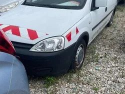 Casabl/arctic/eisweiss/kaolin Gebraucht 2006 Opel Combo Van / Kleinbus | 1.600 € (Superpreis)
