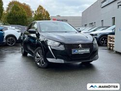 Schwarz Gebraucht 2023 Peugeot e-208 Allure Kleinwagen | 19.490 € (Superpreis)