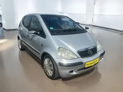 Silber Gebraucht 2003 Mercedes A170 Classic Van / Kleinbus | 2.000 € (Teuer)