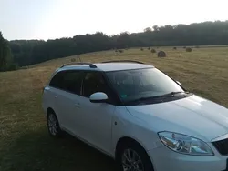 Weiß Gebraucht 2014 Skoda Fabia Best of Kombi | 2.895 €