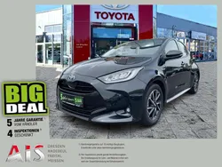 Mysticschwarz mica Gebraucht 2021 Toyota Yaris Hybrid Comfort Kleinwagen | 16.500 € (Guter Preis)