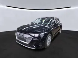 Mythosschwarz metallic Gebraucht 2022 Audi e-tron S-Line SUV | 40.780 € (Guter Preis)