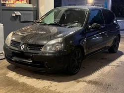 Schwarz Gebraucht 2003 Renault Clio II Kleinwagen | 1.300 €