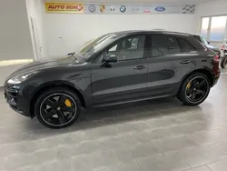 Vulkangraumetallic Gebraucht 2020 Porsche Macan Turbo SUV | 74.500 € (Teuer)