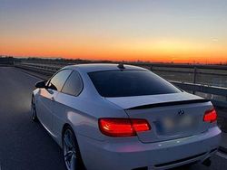 Weiß Gebraucht 2011 BMW 335 M Performance Coupé | 20.999 €