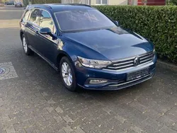 Blau Gebraucht 2023 VW Passat Business Kombi | 26.900 € (Guter Preis)