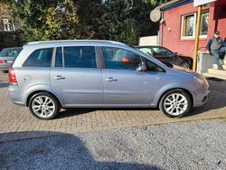 Silber Gebraucht 2005 Opel Zafira Sport Van / Kleinbus | 3.999 € (Etwas zu teuer)