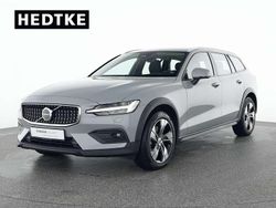 Grau Gebraucht 2023 Volvo V60 CC Ultimate Kombi | 44.990 € (Teuer)