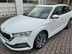 Bila moon/moon white Gebraucht 2021 Skoda Octavia Style Kombi | 23.500 € (Guter Preis)