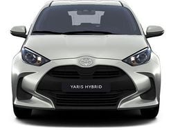 Shimmering silver Gebraucht 2025 Toyota Yaris Hybrid Comfort Kleinwagen | 27.580 € (Fairer Preis)