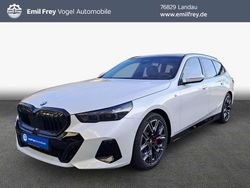 Mineralweiß metallic Neu 2025 BMW 540 Performance Kombi | 77.790 € (Guter Preis)