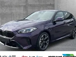 Violett Neu 2025 BMW 116 Shadowline Kleinwagen | 38.890 € (Etwas zu teuer)