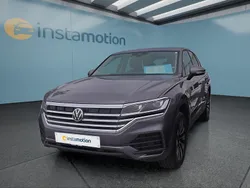 Grau Gebraucht 2025 VW Touareg SUV | 64.399 € (Superpreis)