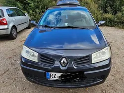 Grau Gebraucht 2005 Renault Mégane II Limousine | 2.500 € (Fairer Preis)