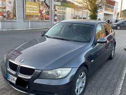 Grau Gebraucht 2007 BMW 320 Limousine | 3.000 € (Guter Preis)