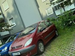 Rot Gebraucht 2005 Citroën Xsara Picasso Comfort Van / Kleinbus | 850 € (Superpreis)
