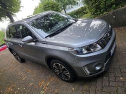 Grau Gebraucht 2020 Suzuki Vitara Comfort+ SUV | 22.499 € (Fairer Preis)