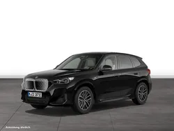 Black sapphire metallic Gebraucht 2024 BMW iX1 Luxury Line SUV | 50.244 € (Teuer)