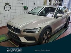 Silber bright dusk / metallic Gebraucht 2023 Volvo V60 CC Plus Kombi | 33.590 € (Superpreis)