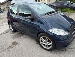 Blau Gebraucht 2014 Mercedes A180 Kleinwagen | 2.298 €