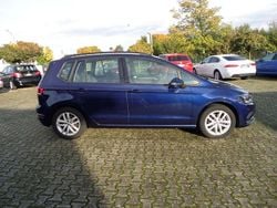 Blau Gebraucht 2020 VW Golf Sportsvan Comfortline Van / Kleinbus | 14.700 € (Fairer Preis)