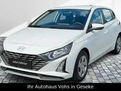 Weiß Neu 2025 Hyundai i20 Comfort Limousine | 17.470 € (Fairer Preis)