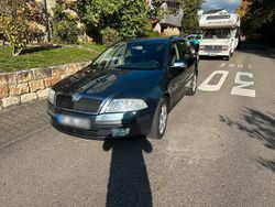 Grau Gebraucht 2005 Skoda Octavia Kombi | 3.000 € (Teuer)