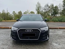 Schwarz Gebraucht 2019 Audi A3 Sportback Ambiente Limousine | 18.000 € (Etwas zu teuer)