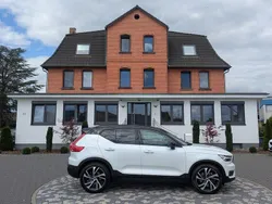 Weiß Gebraucht 2020 Volvo XC40 R-Design SUV | 19.950 € (Fairer Preis)
