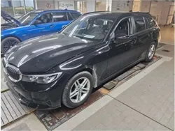 Schwarz ii Gebraucht 2022 BMW 318 Advantage Kombi | 23.397 € (Guter Preis)