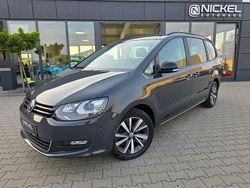 Grau Gebraucht 2020 VW Sharan Style Van / Kleinbus | 29.999 € (Etwas zu teuer)