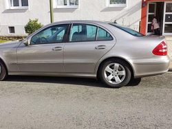 Grau Gebraucht 2005 Mercedes E220 Avantgarde Limousine | 5.990 € (Teuer)