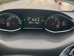 Weiß Gebraucht 2020 Peugeot 308 Active Limousine | 7.800 € (Guter Preis)