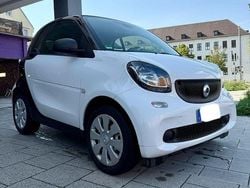 Weiß Gebraucht 2017 Smart ForTwo Coupé Kleinwagen | 12.600 € (Fairer Preis)