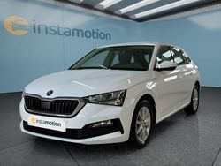 Weiß Gebraucht 2021 Skoda Scala Ambition Kleinwagen | 17.099 € (Etwas zu teuer)