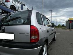 Grau Gebraucht 1999 Opel Corsa Kleinwagen | 1.200 € (Fairer Preis)