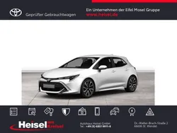Weiß Gebraucht 2019 Toyota Corolla Comfort Limousine | 17.230 € (Etwas zu teuer)
