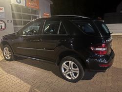 Schwarz Gebraucht 2011 Mercedes 300 SUV | 8.199 €