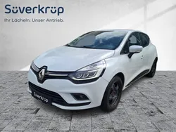 Weiß Gebraucht 2018 Renault Clio IV Intens Limousine | 11.111 €