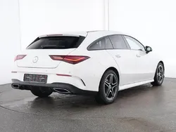 Gebraucht 2024 Mercedes CLA200 Shooting Brake Kombi | 35.840 €