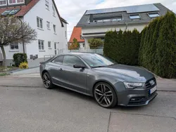 Grau Gebraucht 2016 Audi A5 S-Line Coupé | 20.200 €