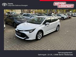 Schneeweiß Gebraucht 2022 Toyota Corolla Basis Kombi | 22.490 € (Etwas zu teuer)
