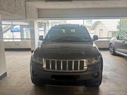 Grau Gebraucht 2012 Jeep Grand Cherokee Overland SUV | 8.449 € (Fairer Preis)
