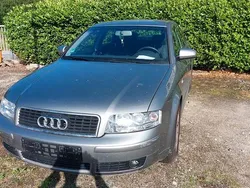 Grau Gebraucht 2003 Audi A4 Limousine | 1.100 € (Superpreis)