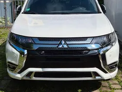 Weiß Gebraucht 2019 Mitsubishi Outlander P-HEV Top SUV | 23.000 € (Fairer Preis)