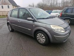 Blau Gebraucht 2004 Renault Mégane II Limousine | 1.450 €