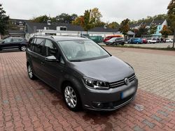 Grau Gebraucht 2015 VW Touran Van / Kleinbus | 11.500 € (Guter Preis)