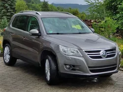 Grau Gebraucht 2011 VW Tiguan Team SUV | 11.000 € (Etwas zu teuer)