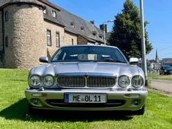 Silber Gebraucht 2001 Jaguar XJ8 Limousine | 26.900 €